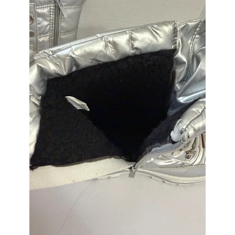 Unbranded metallic silver